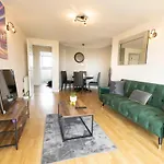 Stunning Views And City Side-Belfast City-2 Bedroom-5 Guests-Wifi & Parking