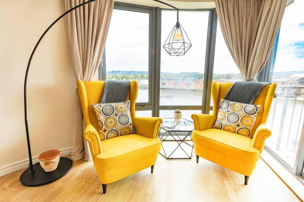 Stunning Views And Side-belfast City-2 Bedroom-5 Guests-wifi & Parking Belfast