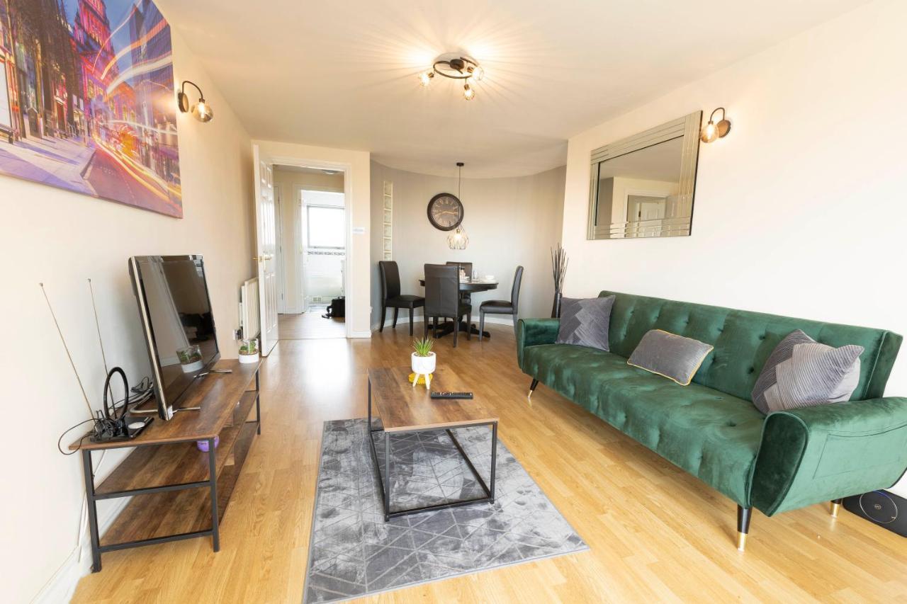 Stunning Views And Side-belfast City-2 Bedroom-5 Guests-wifi & Parking *